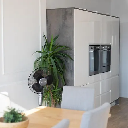 Porte Mars Gare Centre 4*