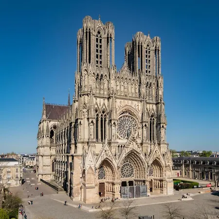 Hotel apartamentowy Porte Mars Gare Centre Reims