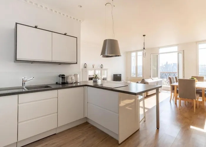 Aparthotel Porte Mars Gare Centre 4*