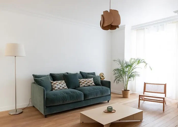 Aparthotel Porte Mars Gare Centre 4*